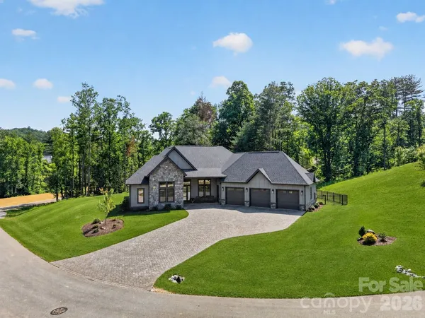 $1,299,999 | 422 Ascension Valley, Horse Shoe, NC 28742