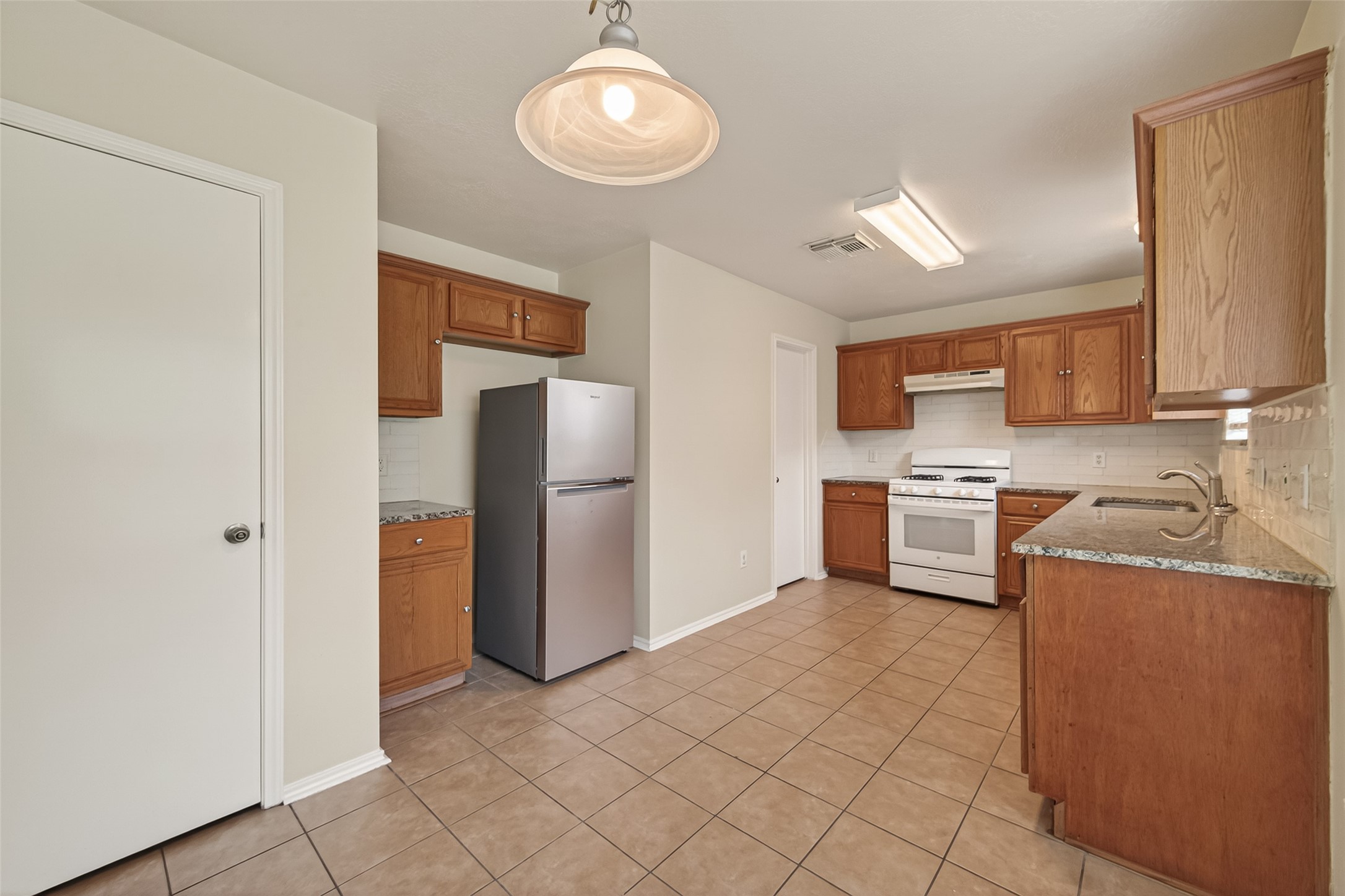 1838 Strongs Court Katy, TX 77449 - Photo 13 of 32