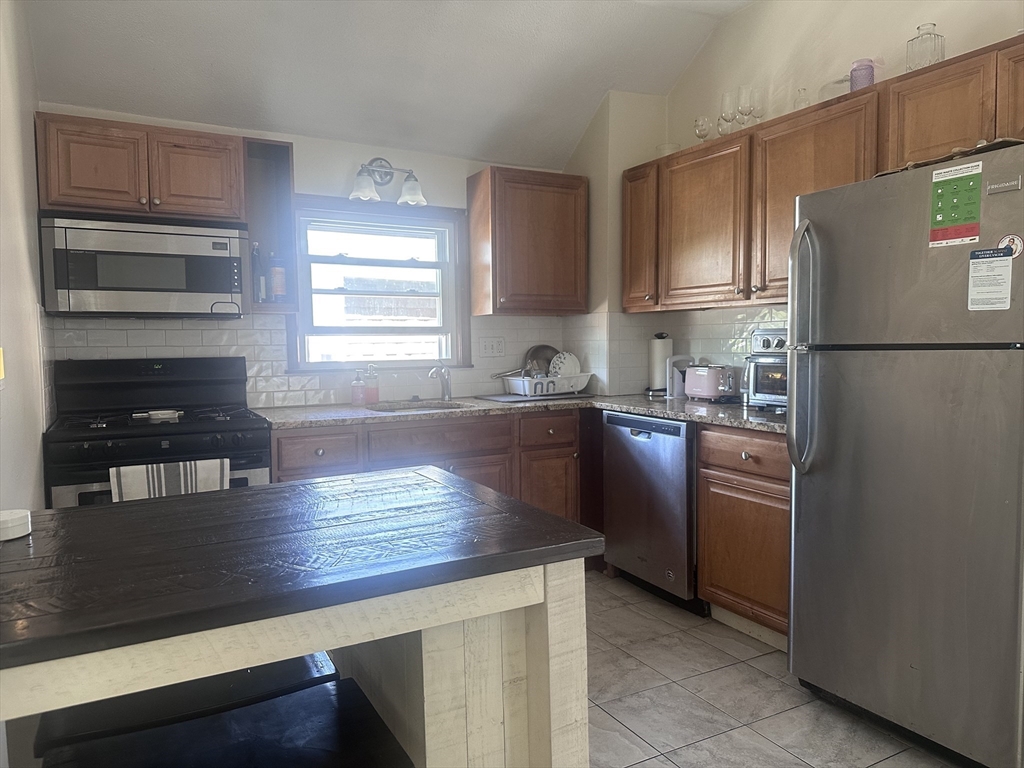 8 Sackville Street, Unit 3 Boston, MA 02129 - Photo 3 of 12