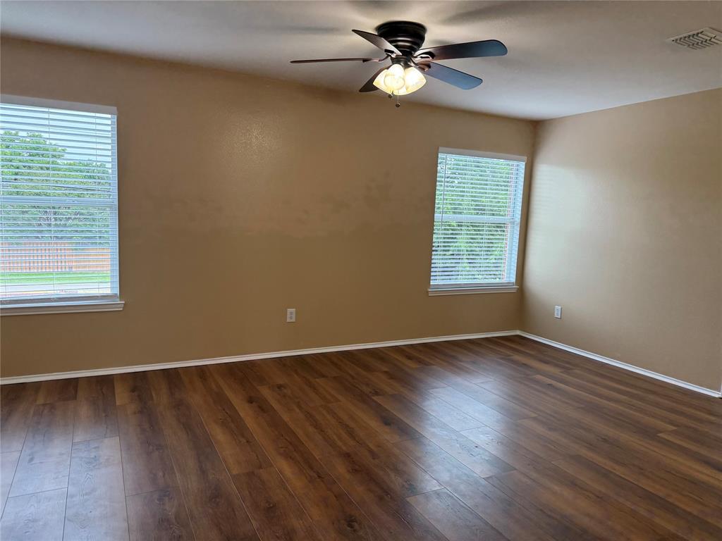 909 Carthage Way Arlington, TX 76017 - Photo 11 of 31 This upstairs living area is oversized and can be used for so many different things