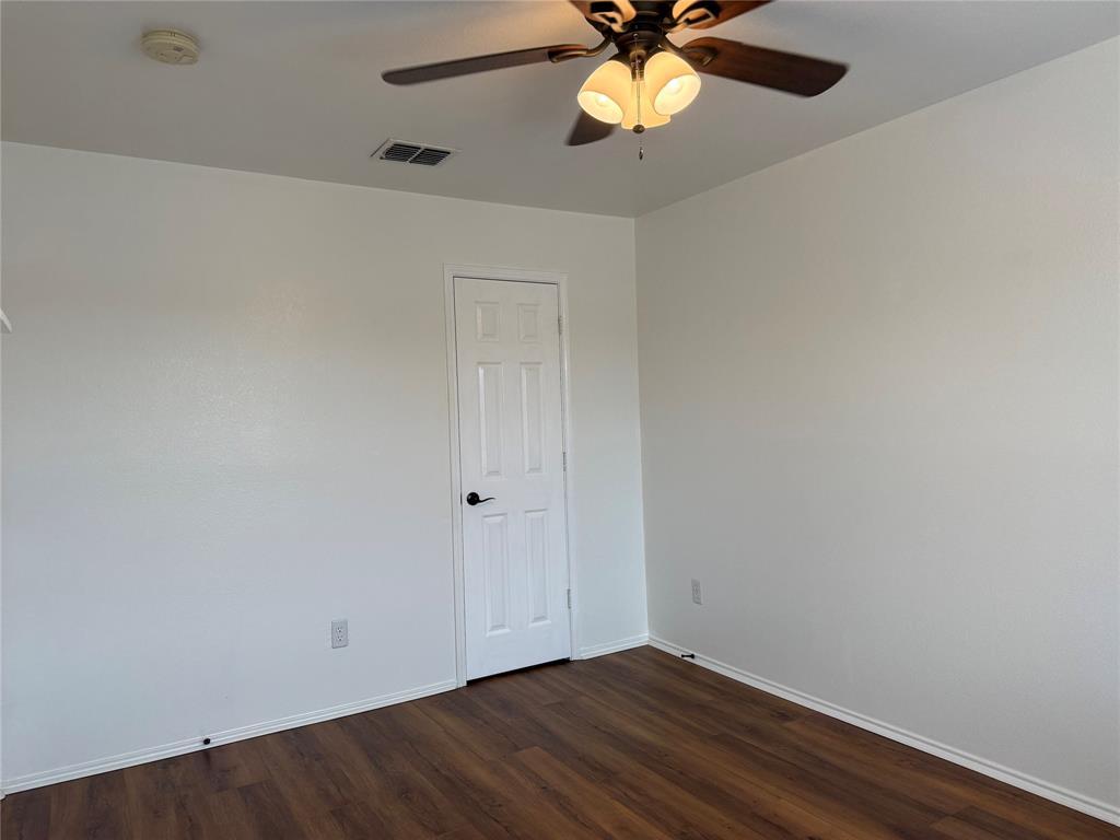 909 Carthage Way Arlington, TX 76017 - Photo 20 of 31 Three bedrooms are split from the primary bedroom