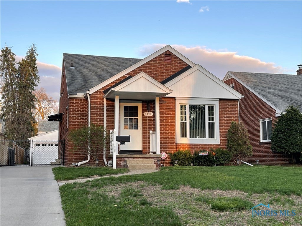 4120 Grantley Road Toledo, OH 43613 - Photo 2 of 27 Gallery Image 2
