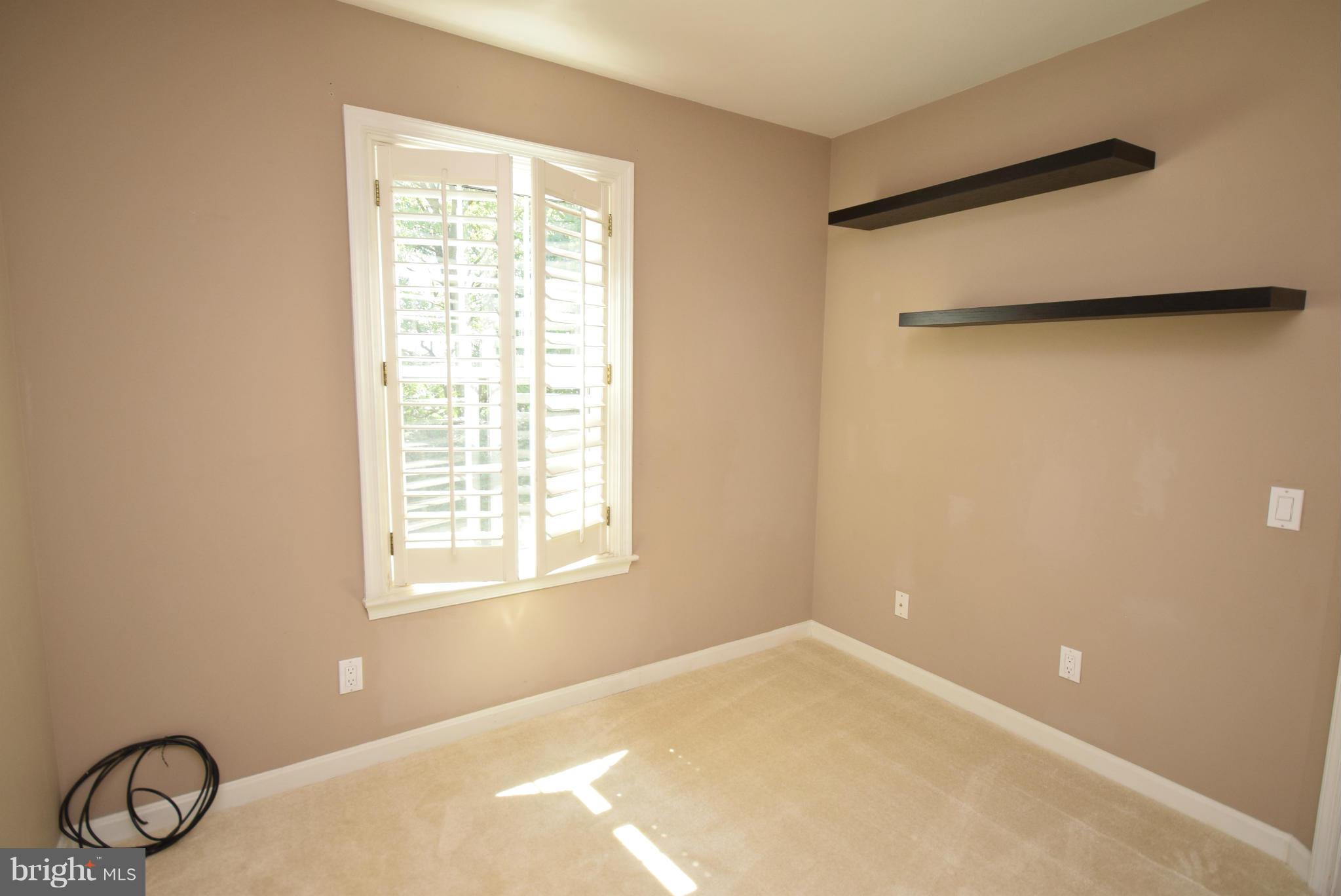6033 Riddle Walk Alexandria, VA 22312 - Photo 20 of 29 Bath