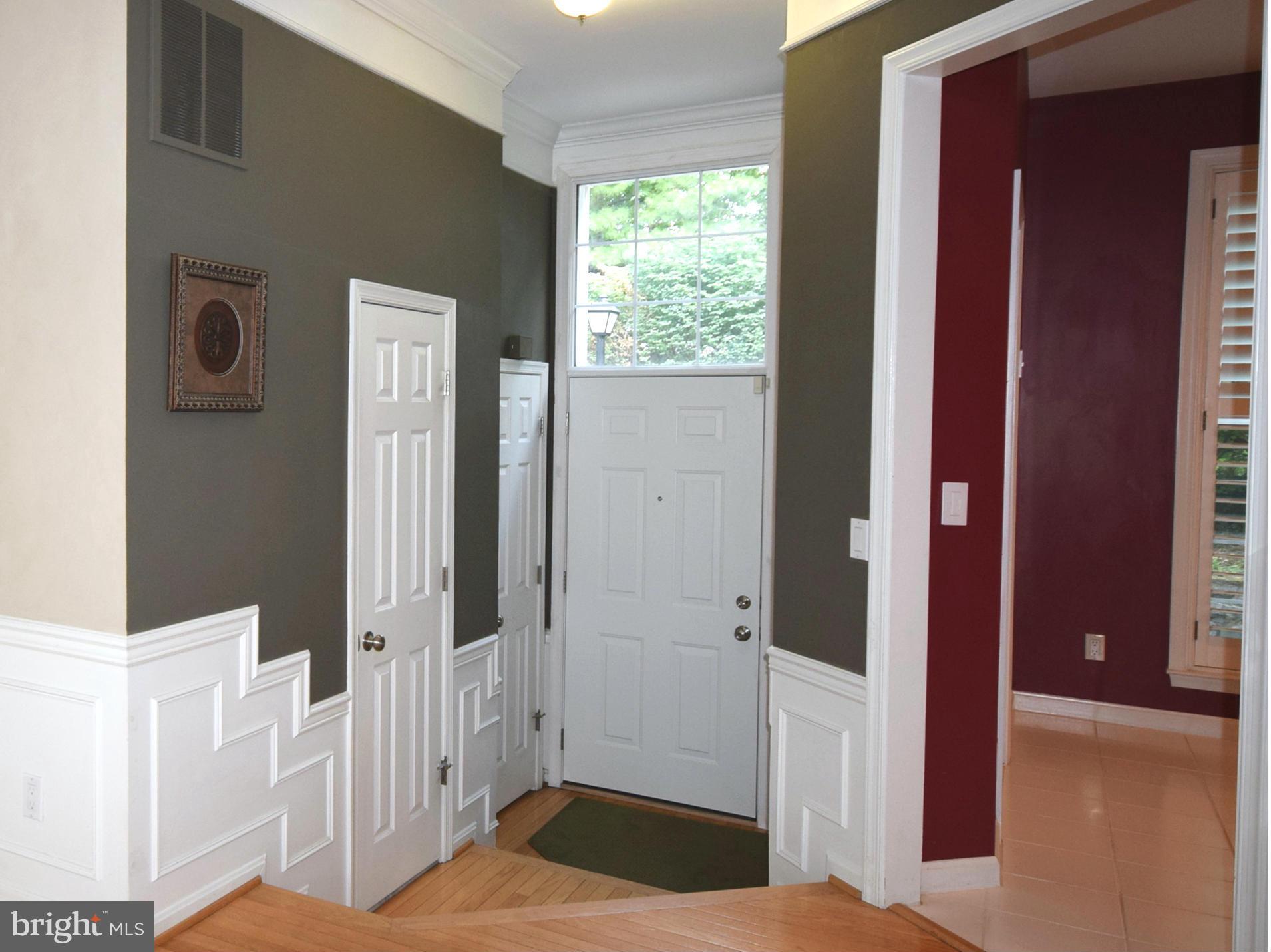 6033 Riddle Walk Alexandria, VA 22312 - Photo 3 of 29 Interior (General)
