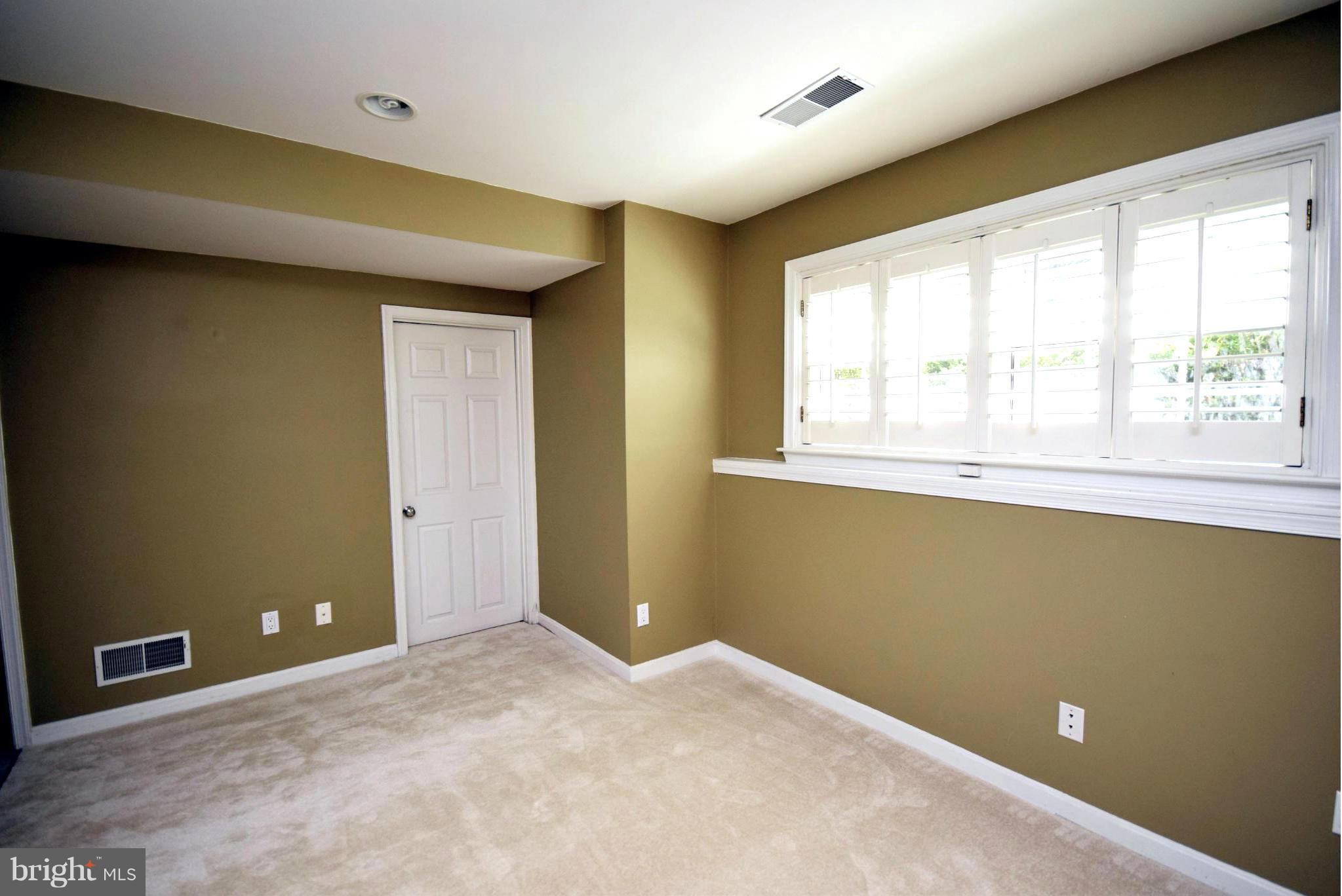6033 Riddle Walk Alexandria, VA 22312 - Photo 21 of 29 Interior (General)