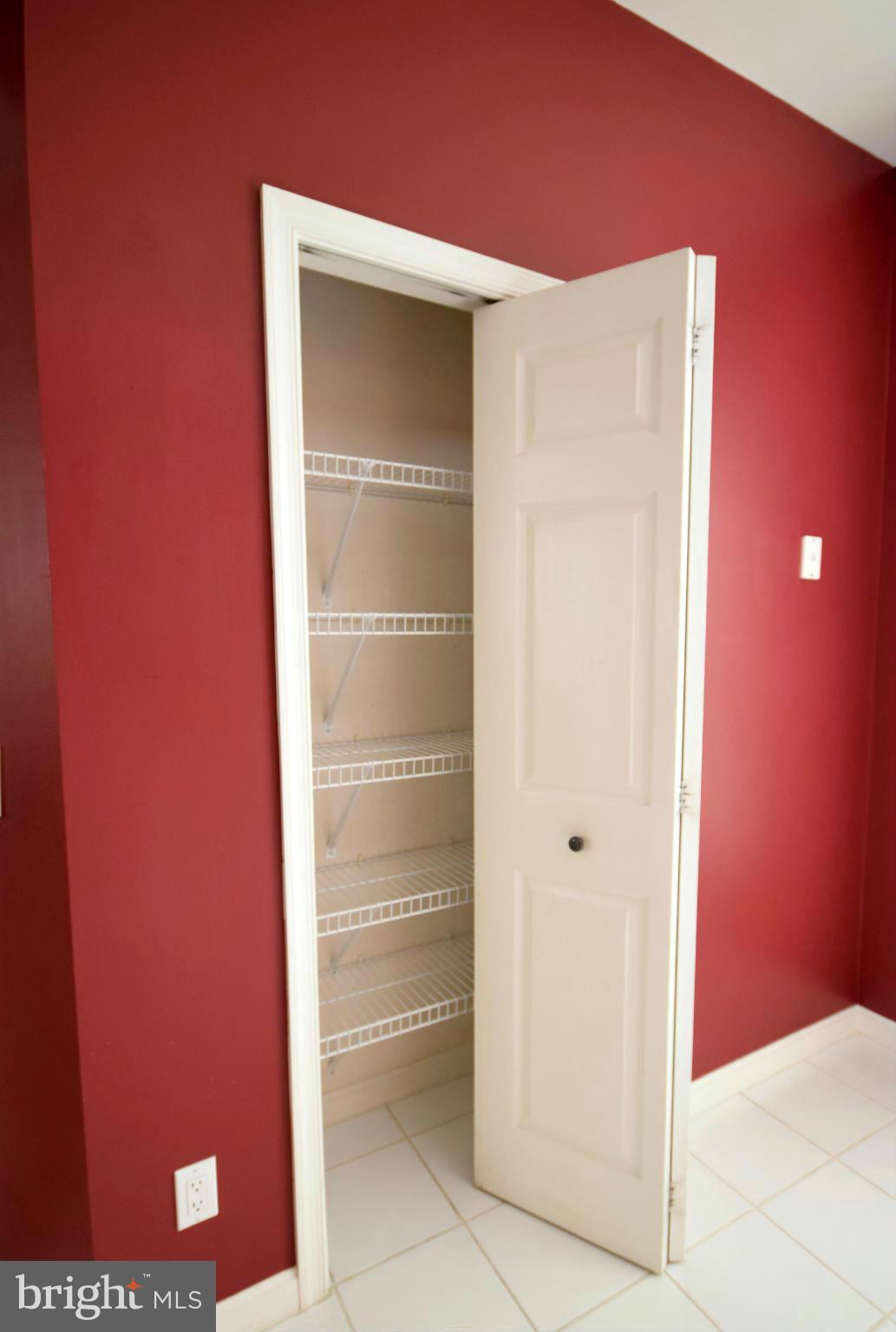 6033 Riddle Walk Alexandria, VA 22312 - Photo 8 of 29 Interior (General)