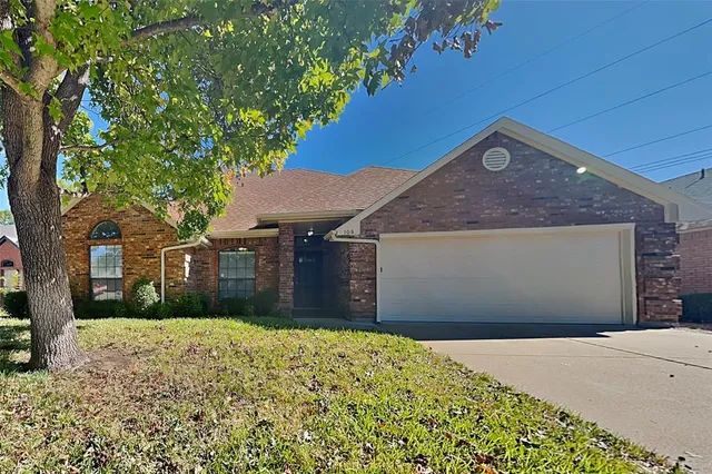 $2,215 | 108 Sunny Meadows Drive, Burleson, TX 76028