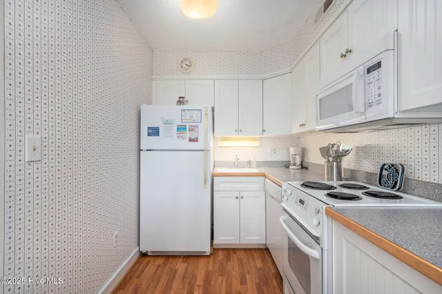 $375,000 | 117 Sea Colony Drive, Unit B211, Duck, NC 27949