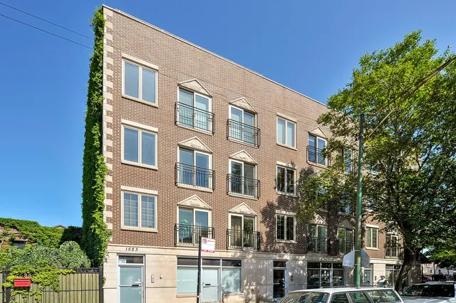 $499,000 | 1523 North Ashland Avenue, Unit 2, Chicago, IL 60622