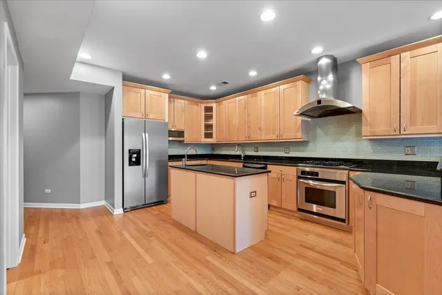 $499,000 | 1523 North Ashland Avenue, Unit 2, Chicago, IL 60622