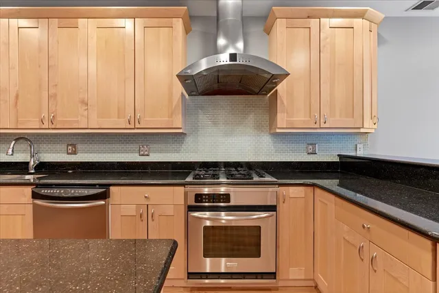 $499,000 | 1523 North Ashland Avenue, Unit 2, Chicago, IL 60622