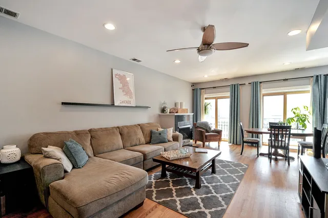 $499,000 | 1523 North Ashland Avenue, Unit 2, Chicago, IL 60622