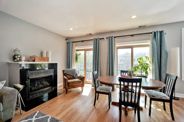 $499,000 | 1523 North Ashland Avenue, Unit 2, Chicago, IL 60622