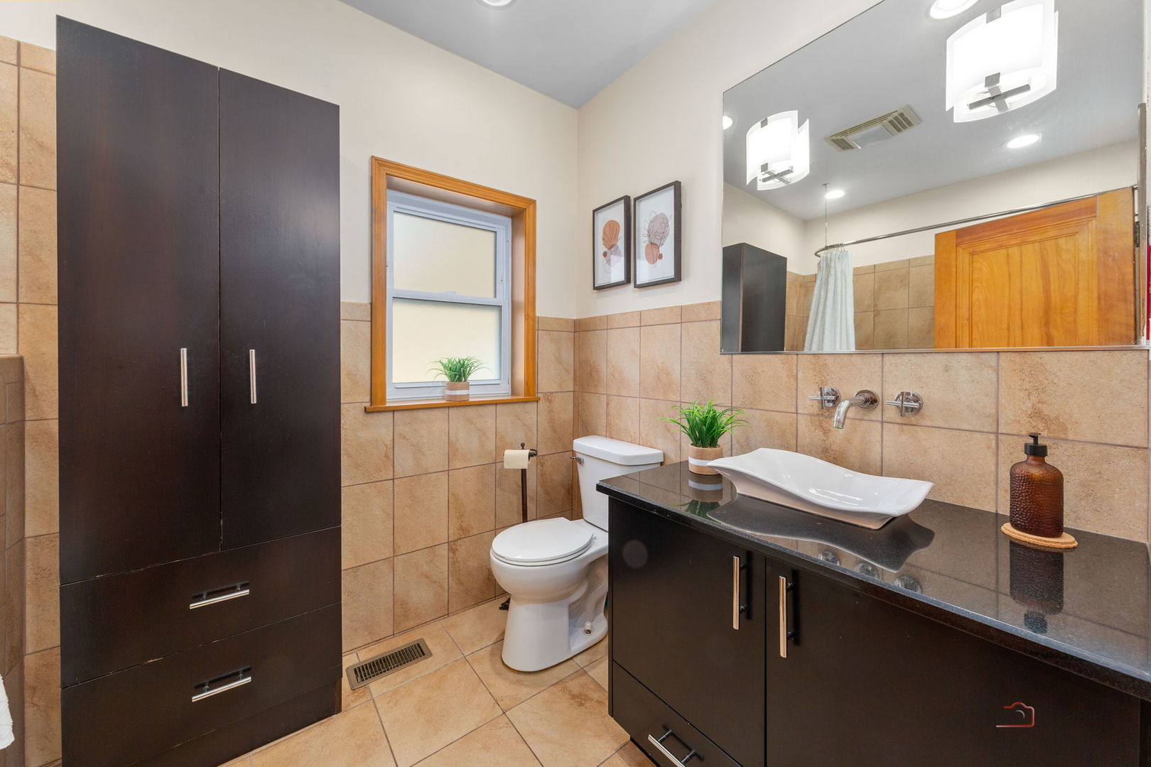 2720 Beulah Avenue River Grove, IL 60171 - Photo 16 of 33 a bathroom with a sink and a toilet