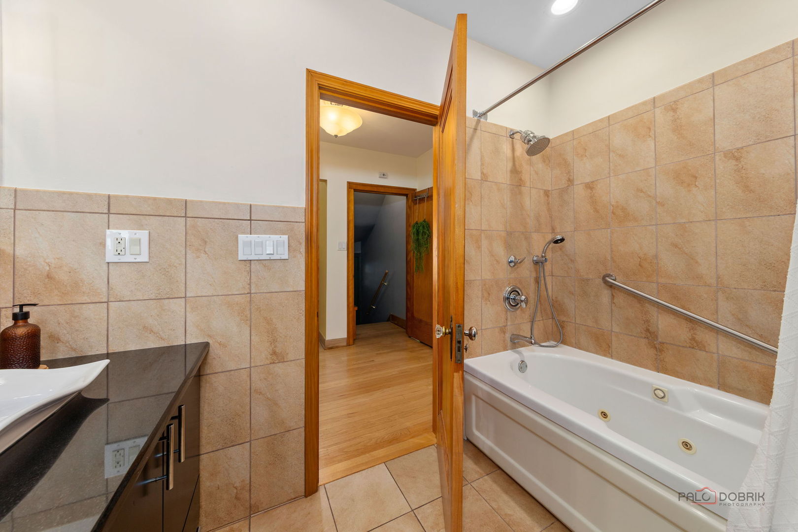 2720 Beulah Avenue River Grove, IL 60171 - Photo 17 of 33 a bathroom with a bathtub and a shower