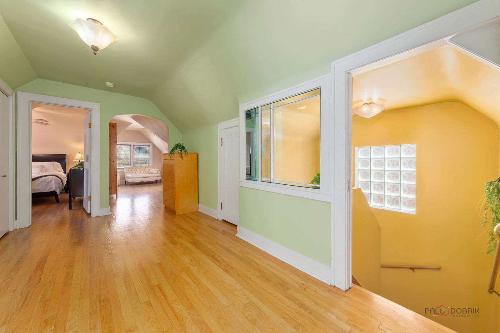 2720 Beulah Avenue River Grove, IL 60171 - Photo 18 of 33 a view of livingroom with hardwood floor and hallway