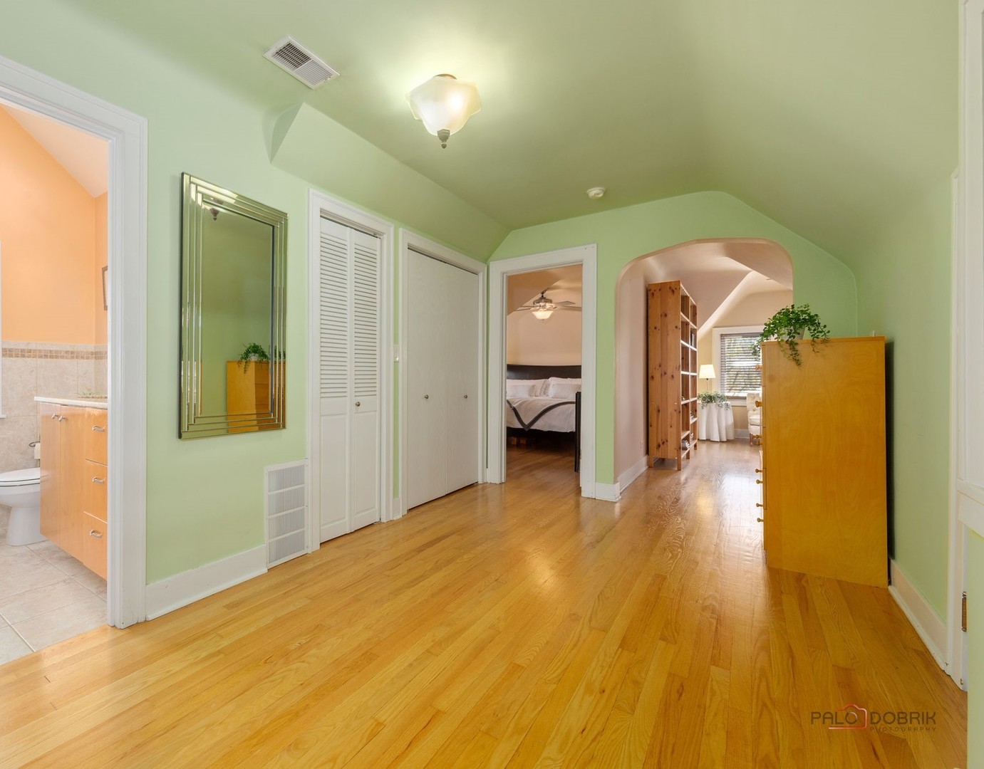 2720 Beulah Avenue River Grove, IL 60171 - Photo 21 of 33 a view of a bedroom and bathroom