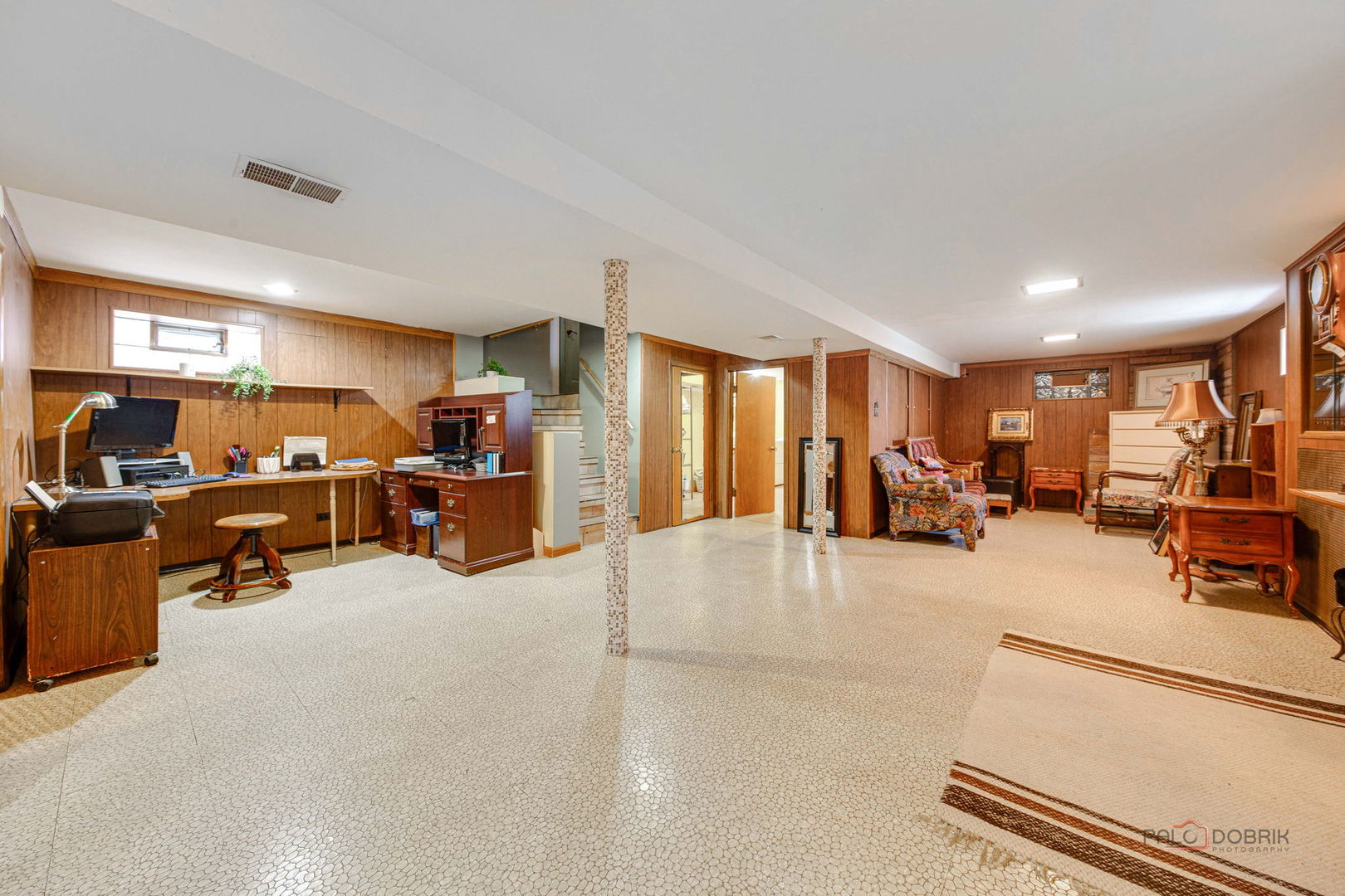 2720 Beulah Avenue River Grove, IL 60171 - Photo 27 of 33 a view of a livingroom with furniture and a livingroom