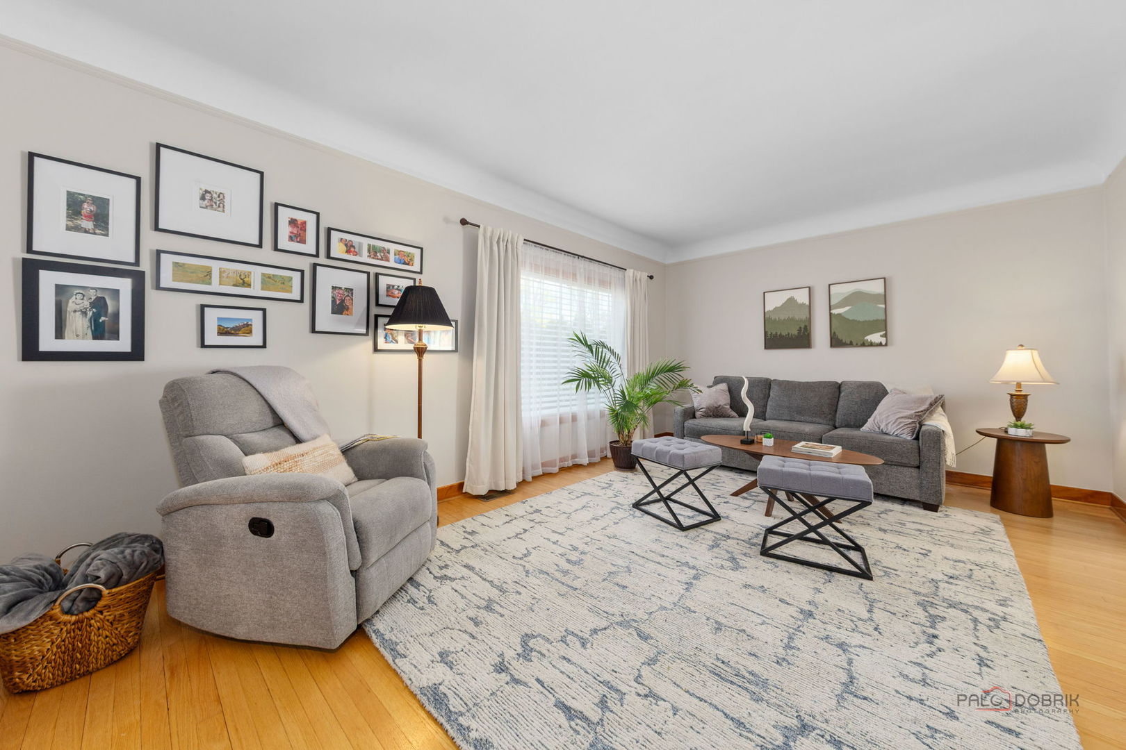 2720 Beulah Avenue River Grove, IL 60171 - Photo 5 of 33 a living room with furniture and a wooden floor
