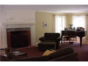 139 Cambridge Road Bedford, NH 03110 - Photo 4 of 5 Gallery Image 4