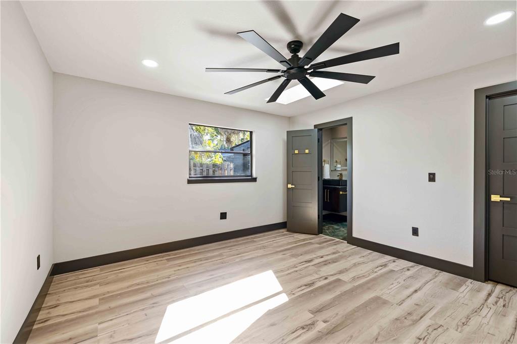 4534 Banan Place Siesta Key, FL 34242 - Photo 49 of 77 a view of an empty room