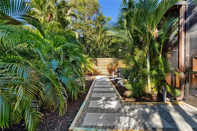 $1,999,999 | 4534 Banan Place, Siesta Key, FL 34242