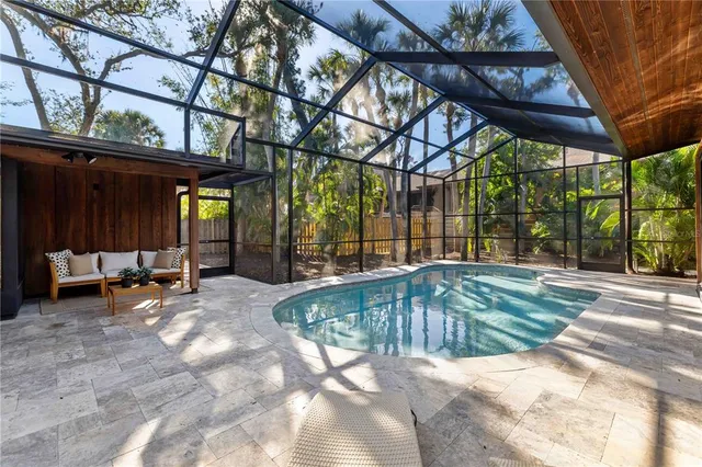 $1,999,999 | 4534 Banan Place, Siesta Key, FL 34242
