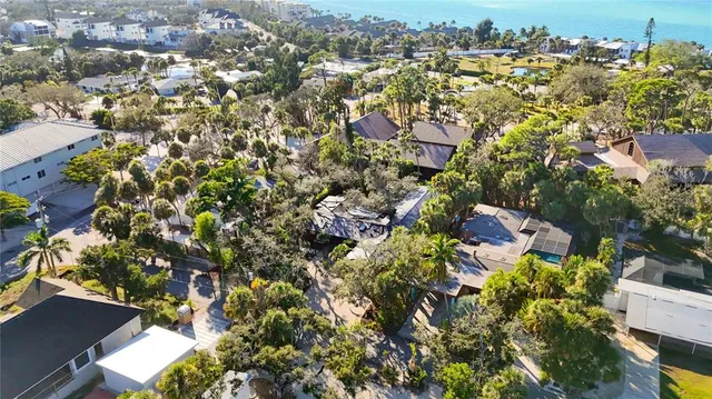 $1,999,999 | 4534 Banan Place, Siesta Key, FL 34242