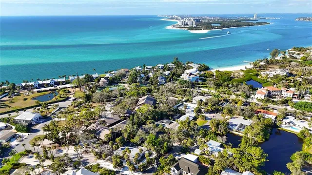 $1,999,999 | 4534 Banan Place, Siesta Key, FL 34242