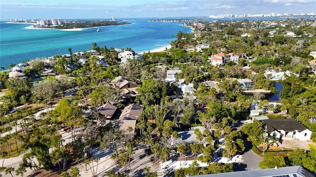 $1,999,999 | 4534 Banan Place, Siesta Key, FL 34242