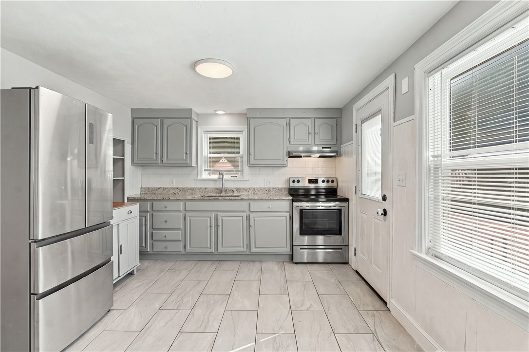 259 Read Avenue Coventry, RI 02816 - Photo 4 of 26 Gallery Image 4