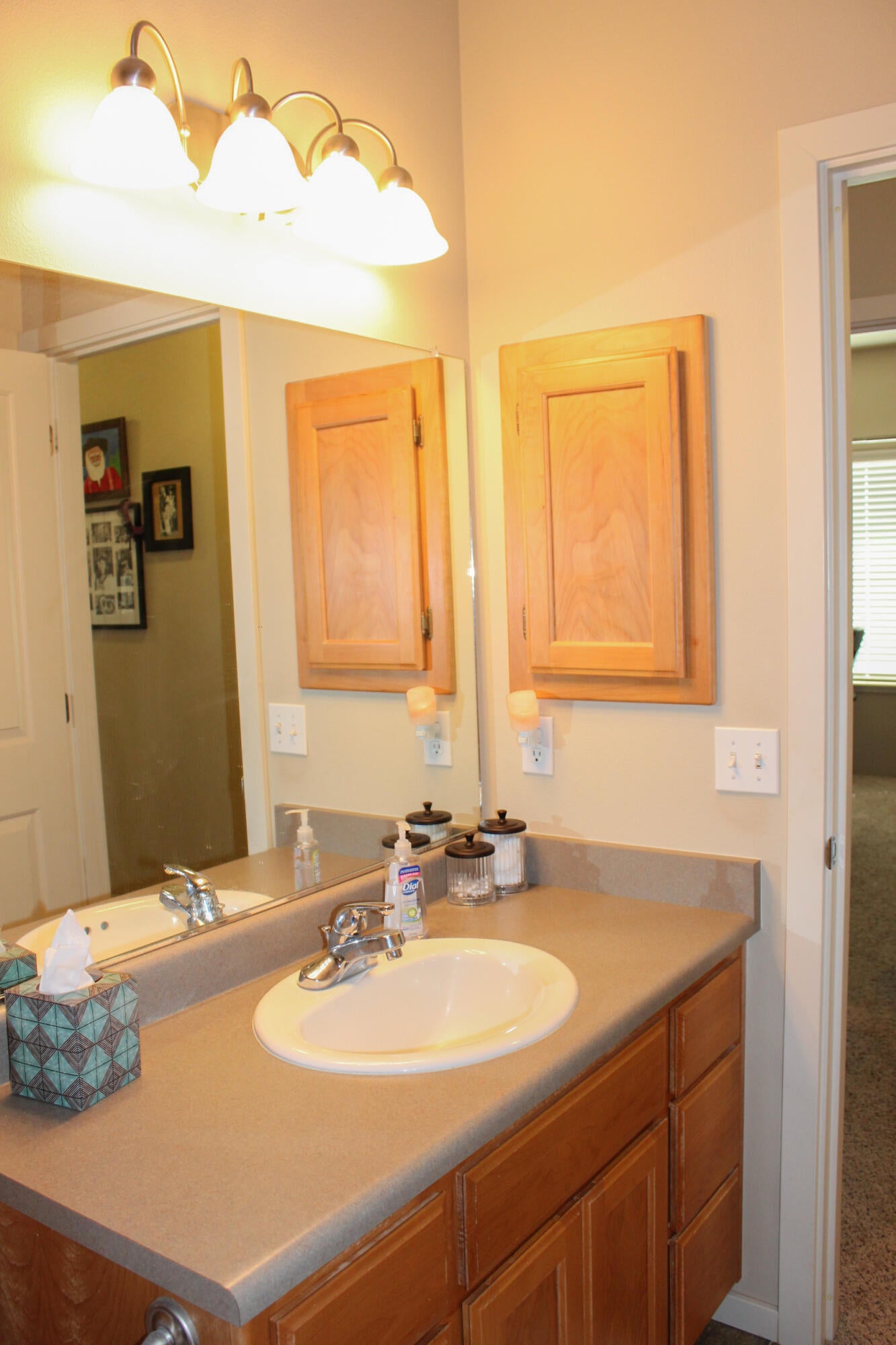 705 Three Pines Road Grants Pass, OR 97526 - Photo 34 of 47 Hall Bath