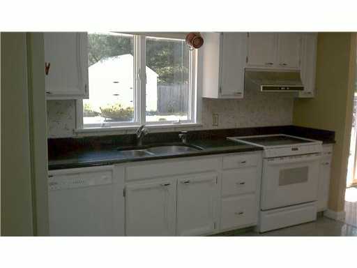45 Wellstown Road Hopkinton, RI 02804 - Photo 6 of 25 Kitchen.