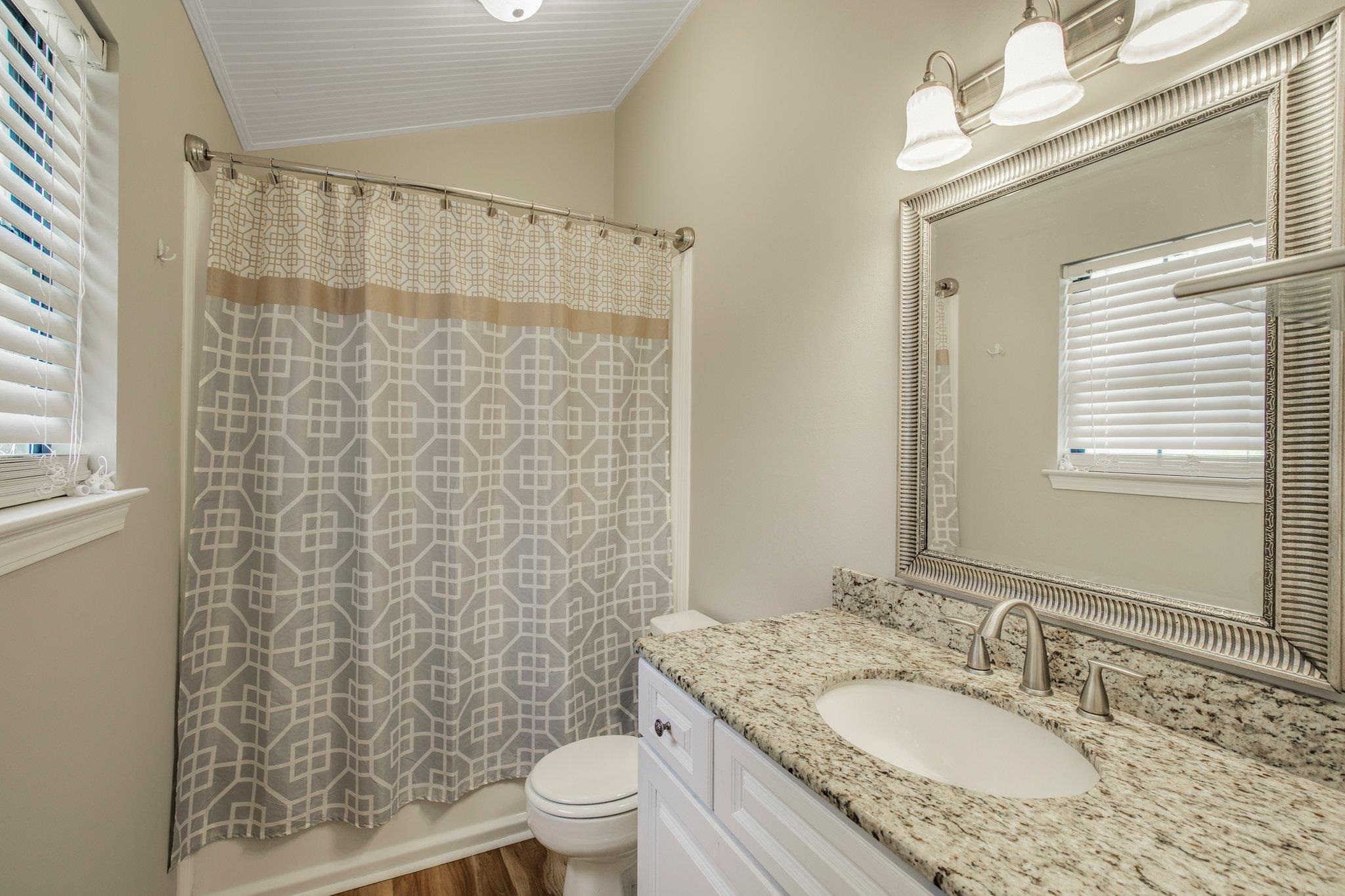 631 East Gate Circle Foley, AL 36535 - Photo 25 of 33 Primary Bathroom