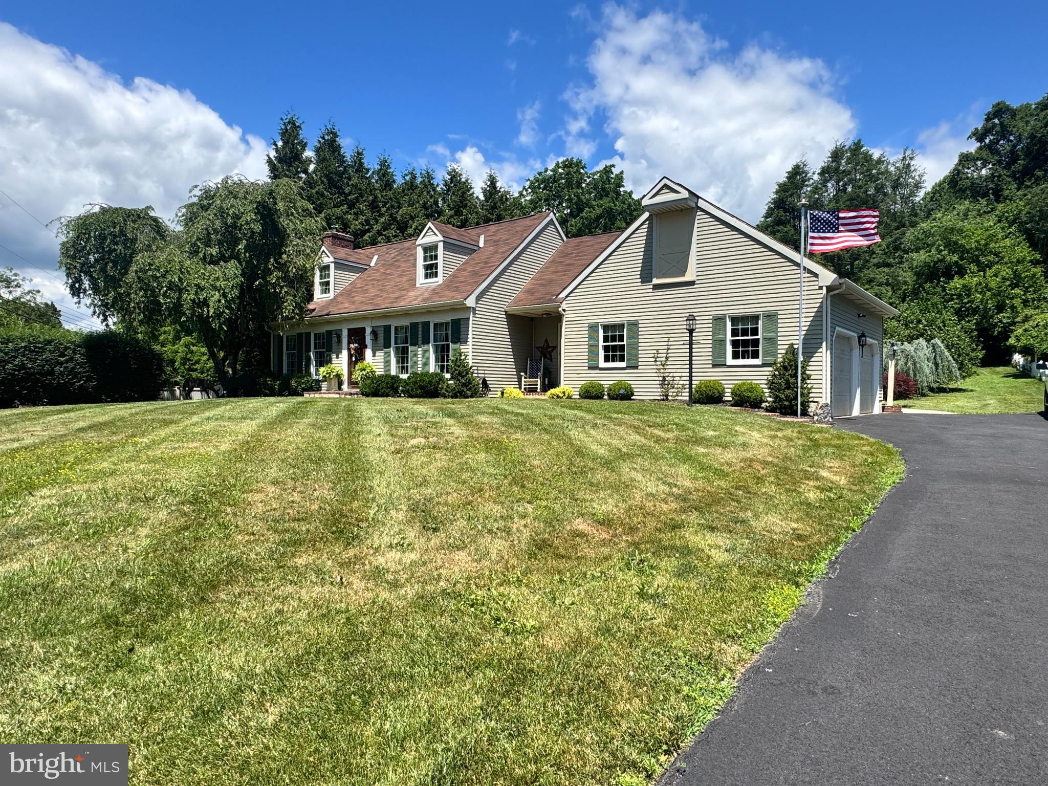 2540 Hopewell Road Elverson, PA 19520 - Photo 2 of 52