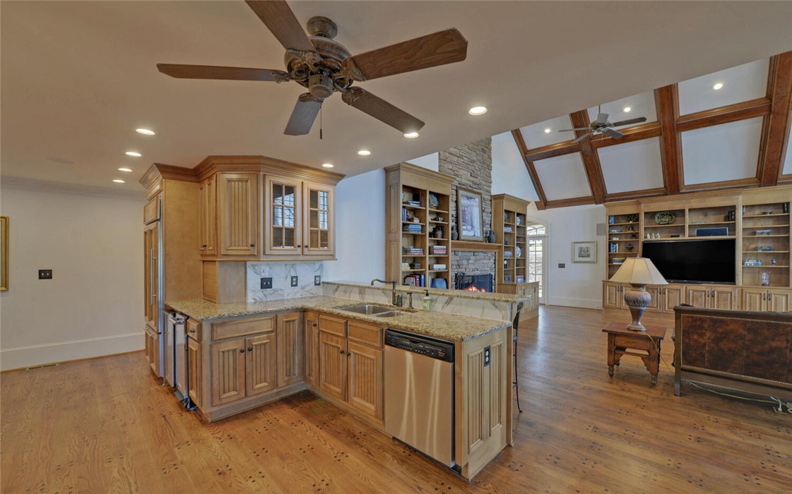 114 Blue Ridge Place Lavonia, GA 30553 - Photo 11 of 46