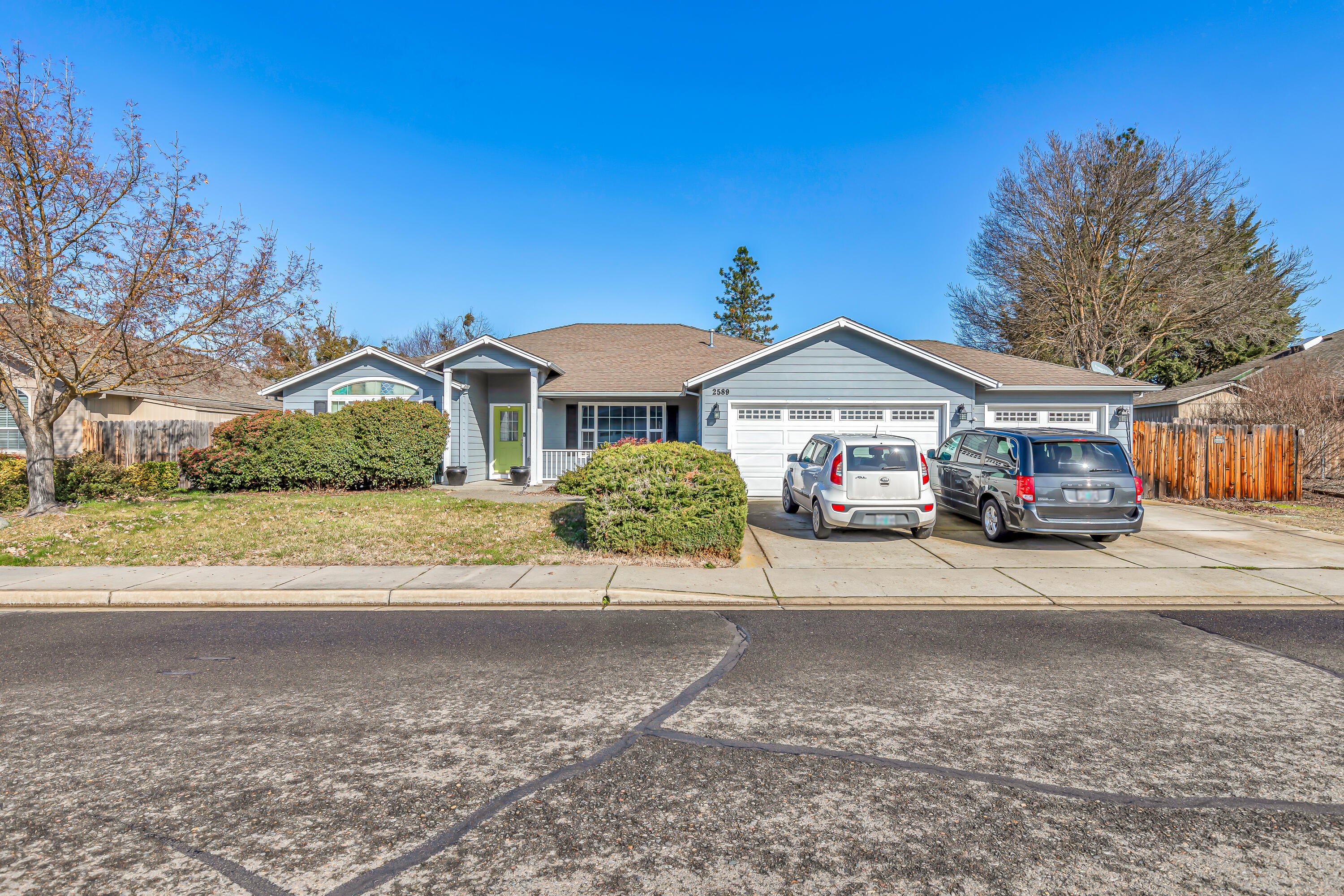 2589 Rabun Way Central Point, OR 97502 - Photo 1 of 36 9R9A9841