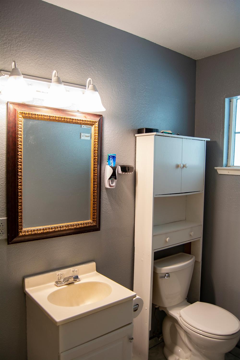 123 South Cedar Avenue Reedley, CA 93654 - Photo 10 of 12 Gallery Image 10