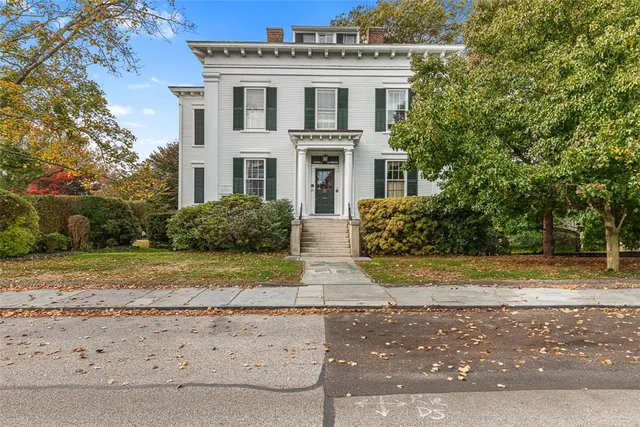 $795,000 | 12 Mt Vernon Street, Unit 5, Newport, RI 02840