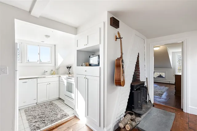 $795,000 | 12 Mt Vernon Street, Unit 5, Newport, RI 02840