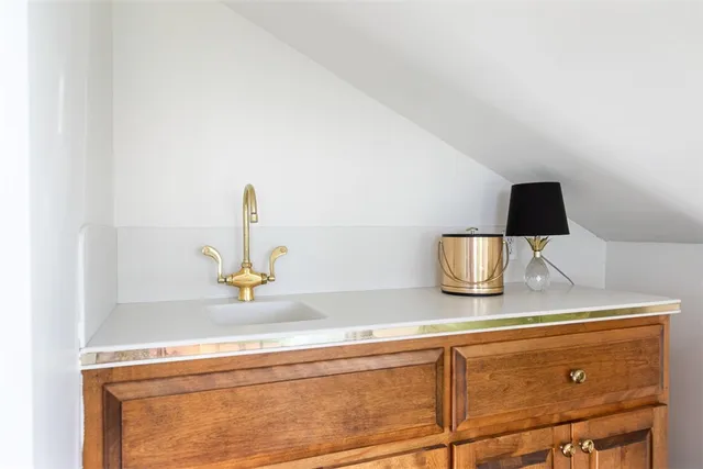 $795,000 | 12 Mt Vernon Street, Unit 5, Newport, RI 02840