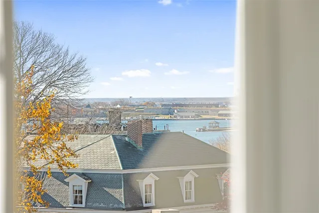 $795,000 | 12 Mt Vernon Street, Unit 5, Newport, RI 02840