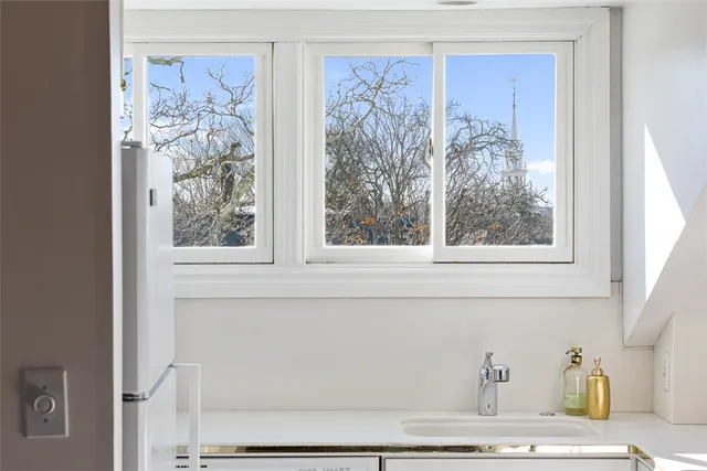 $795,000 | 12 Mt Vernon Street, Unit 5, Newport, RI 02840