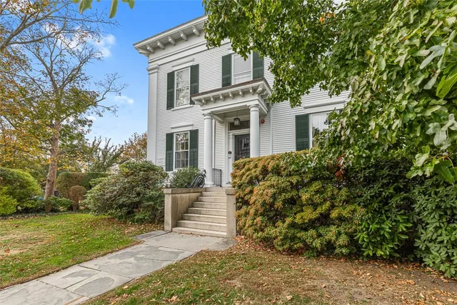 $795,000 | 12 Mt Vernon Street, Unit 5, Newport, RI 02840