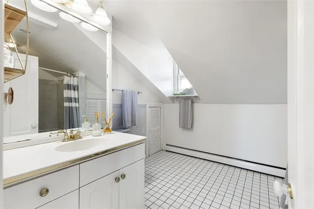 $795,000 | 12 Mt Vernon Street, Unit 5, Newport, RI 02840