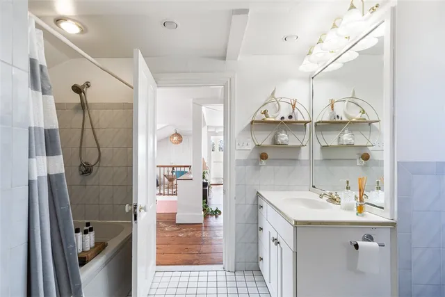 $795,000 | 12 Mt Vernon Street, Unit 5, Newport, RI 02840