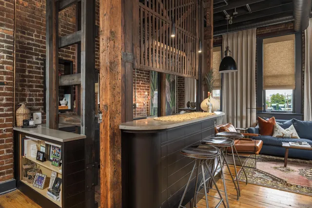 $1,500,000 | 55 East Main Street, Unit 304, Chattanooga, TN 37408