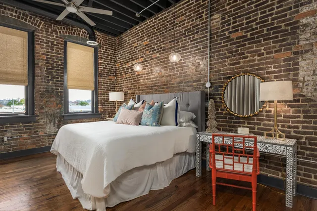 $1,500,000 | 55 East Main Street, Unit 304, Chattanooga, TN 37408
