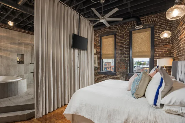 $1,500,000 | 55 East Main Street, Unit 304, Chattanooga, TN 37408