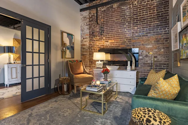 $1,500,000 | 55 East Main Street, Unit 304, Chattanooga, TN 37408